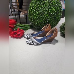 NWOT GEORGE Belles sandales à petits talons compensés neuves sans étiquette